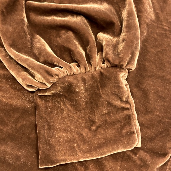 Ava & Viv Velour Blouse - Picture 5 of 7